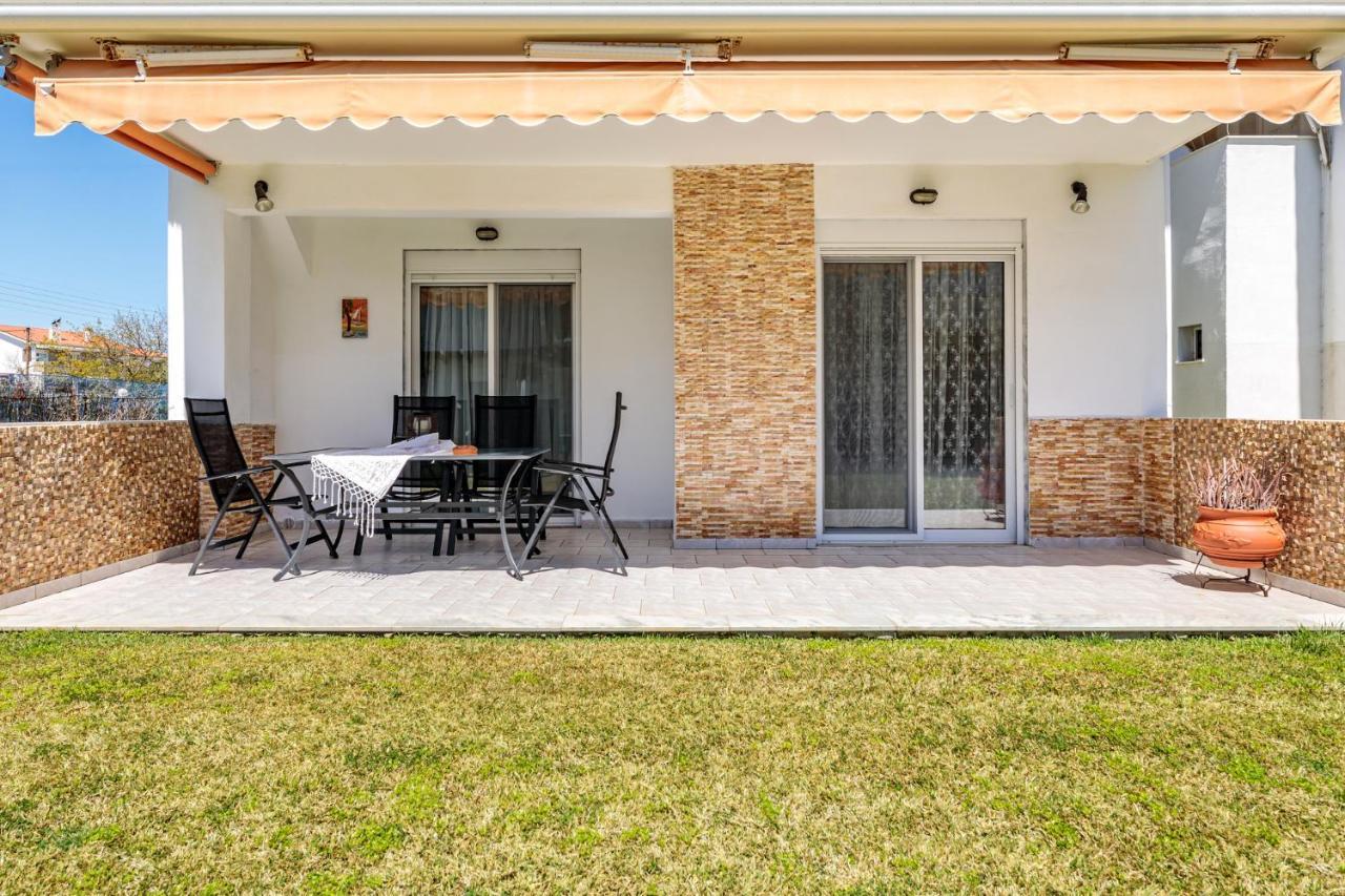 Apartment Next To The Sea Paralia Dionisiou Exterior foto