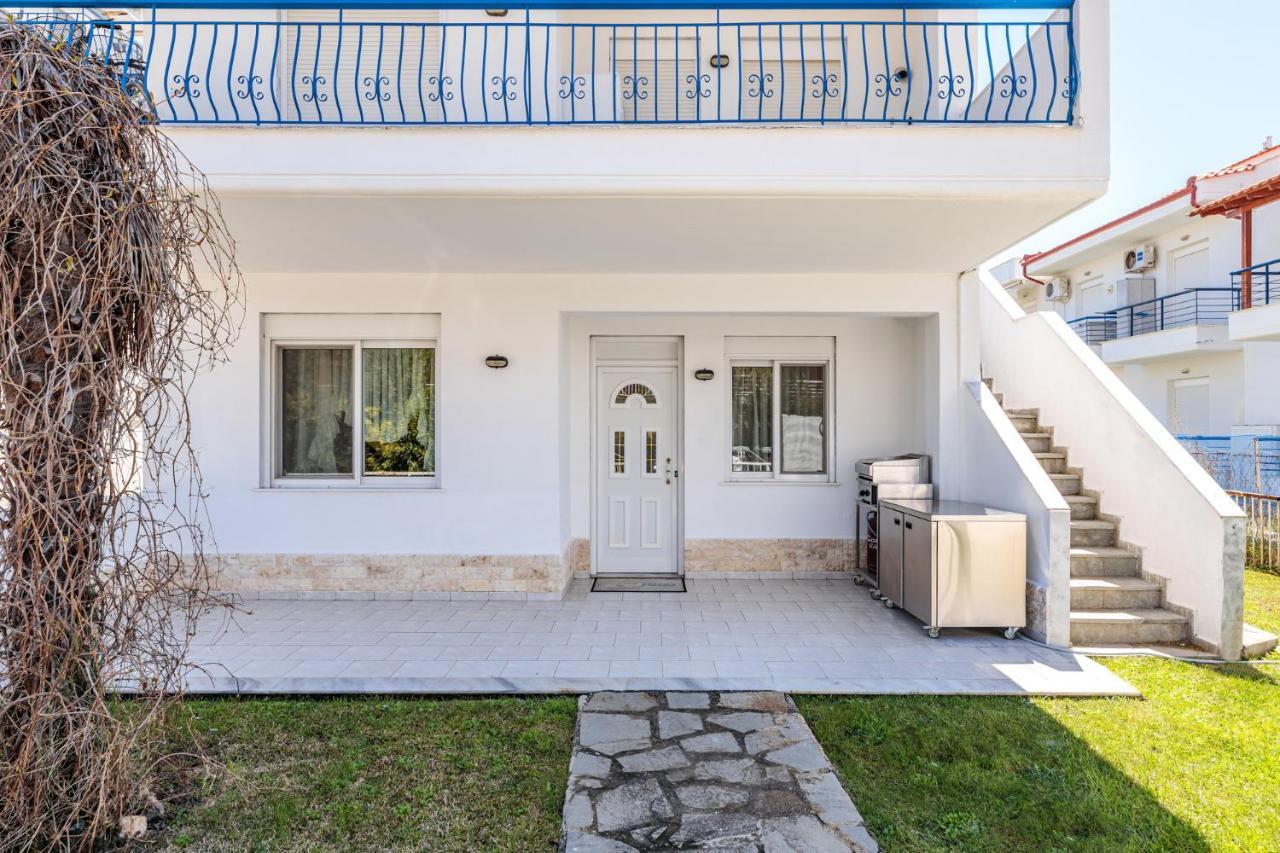 Apartment Next To The Sea Paralia Dionisiou Exterior foto